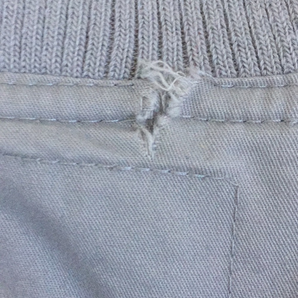 Gray jacket. - Picture 6 of 8